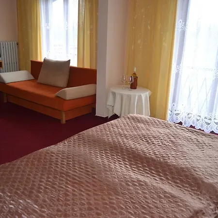 Zvikov 3*