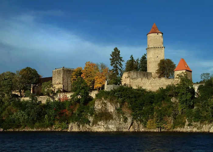 Zvikov 3*
